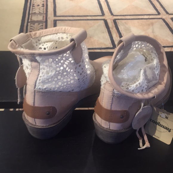 Coolway Booties - Picture 2 of 4